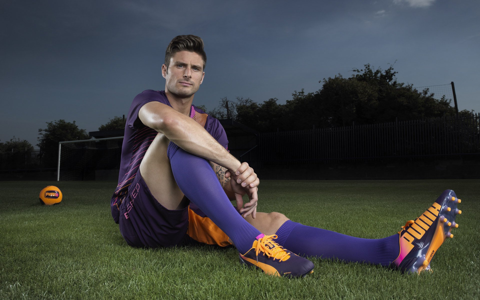 告别绿茵场:梅西C罗退役后,足球世界将如何?,梅西c罗退役之后历史评价